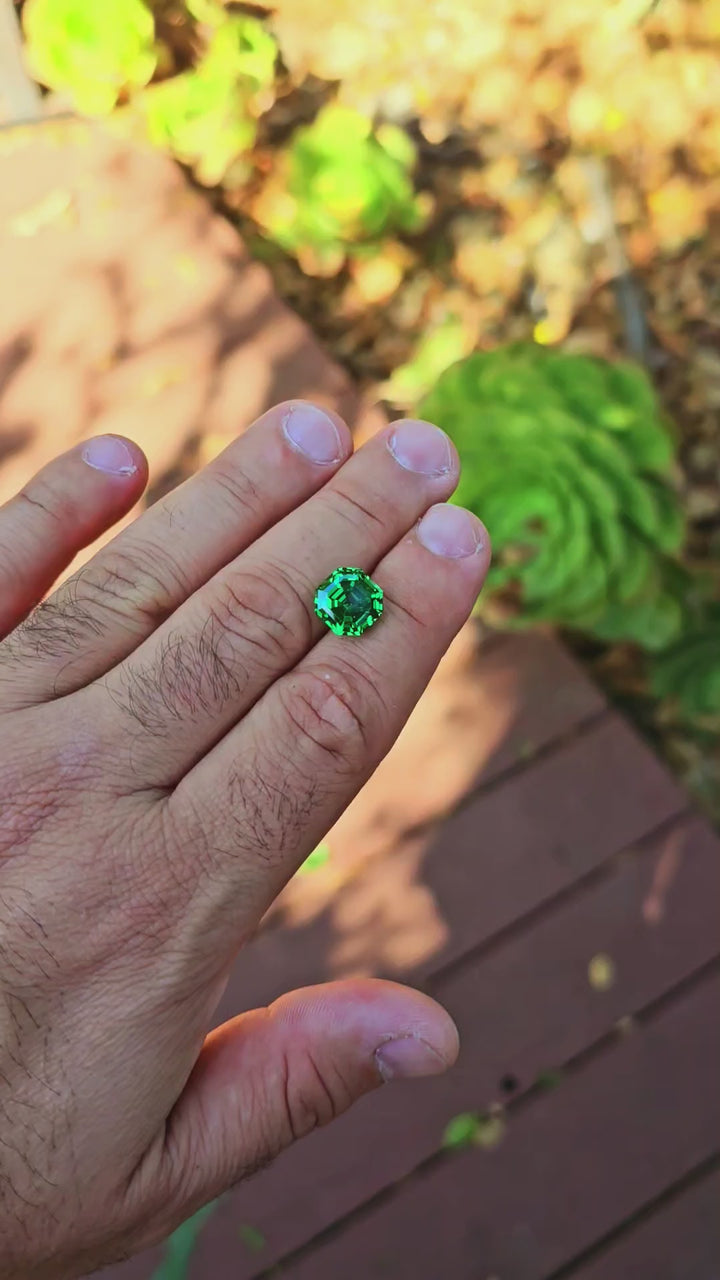 Green CTH YAG, Asscher Cut, 9.65 Carats