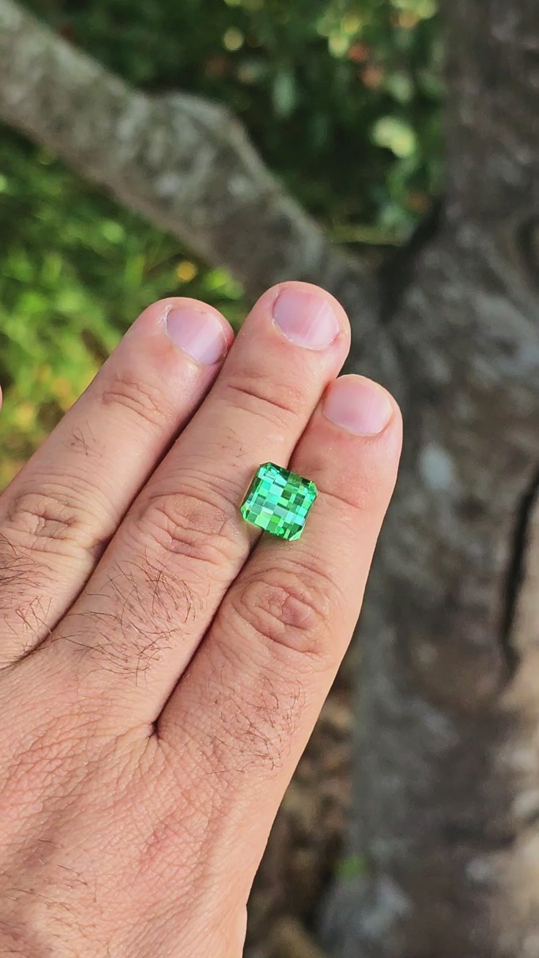Djeva Green Lab Sapphire, Pixel Square Cut, 7.59 Carats