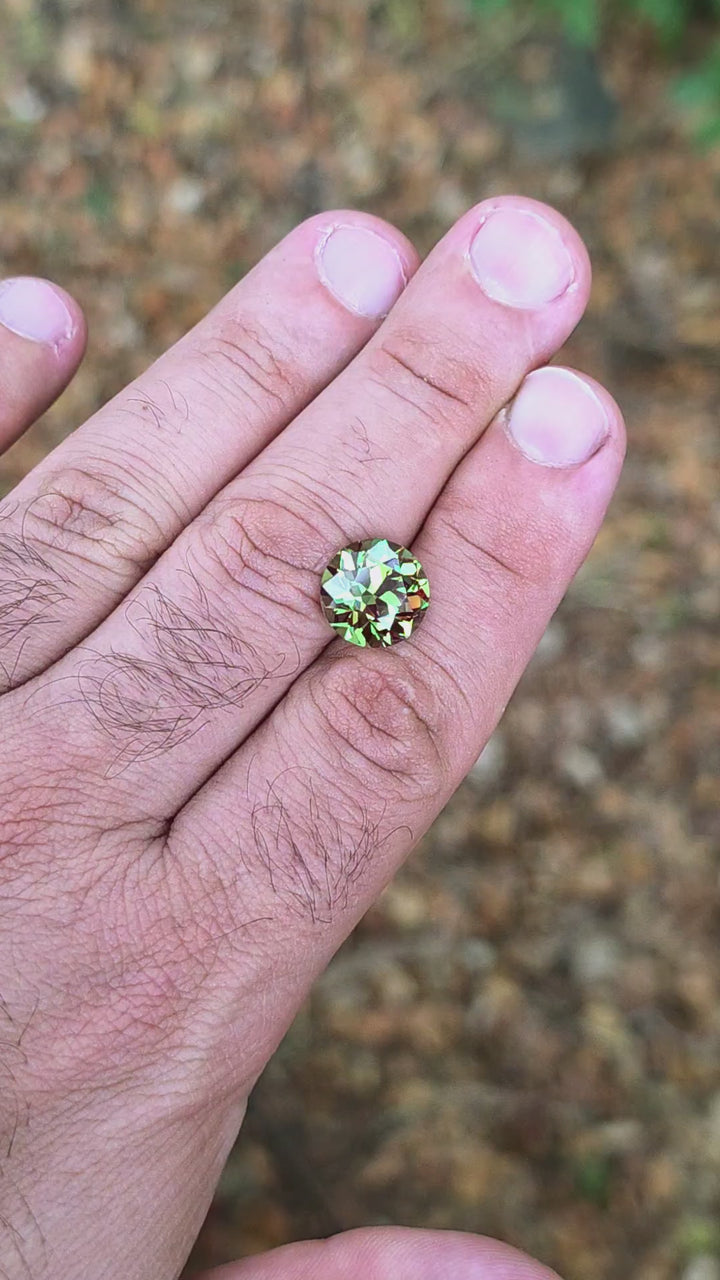 Kyroupolos Green and Red Christmas Garnet, Traditional Round Brilliant Cut, 8.80 Carats