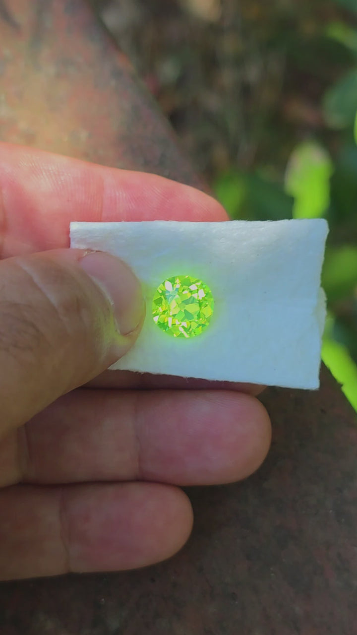 LuAG "ULTRA GREEN", Antique Cushion Cut, 10.00 Carats