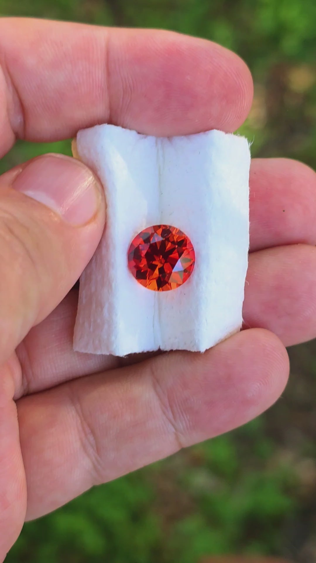 Fire Orange Lab Sapphire, Modern Round Brilliant Cut, 6.78 Carats