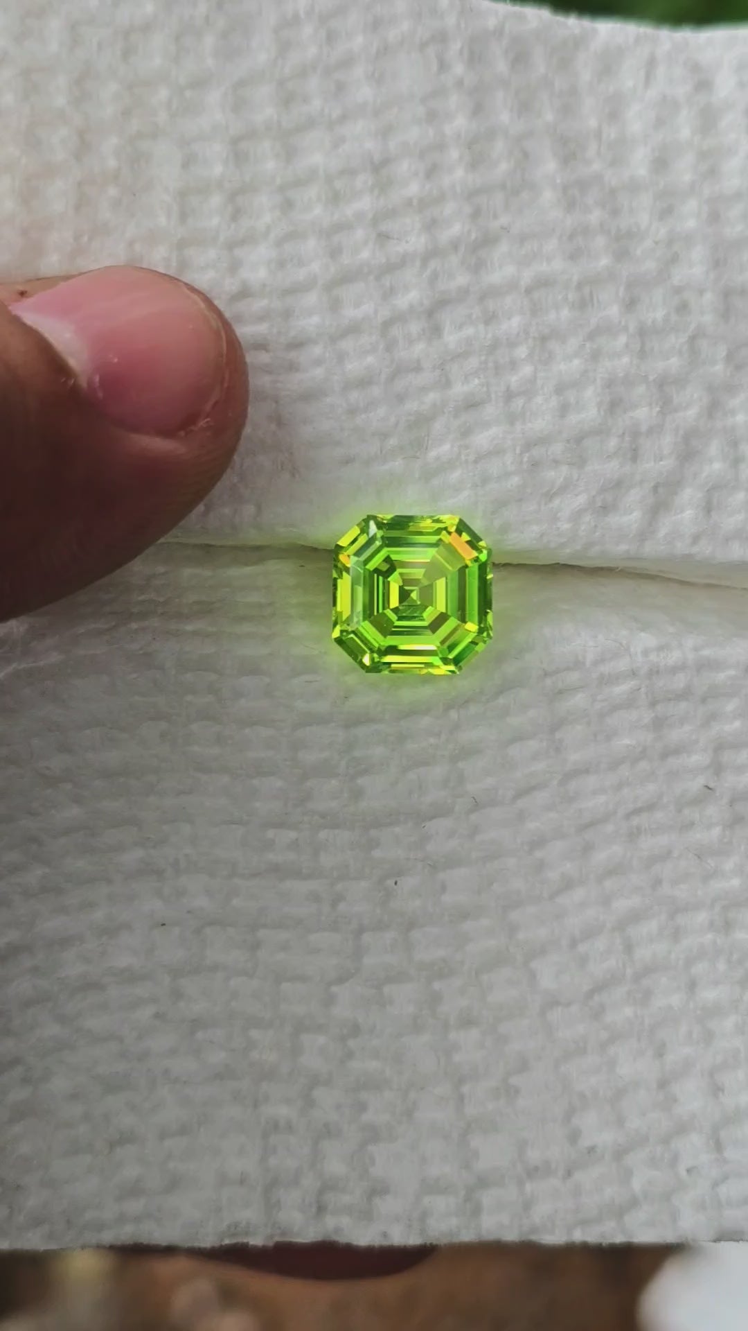 LuAG "ULTRA GREEN", Asscher Cut, 9.15 Carats