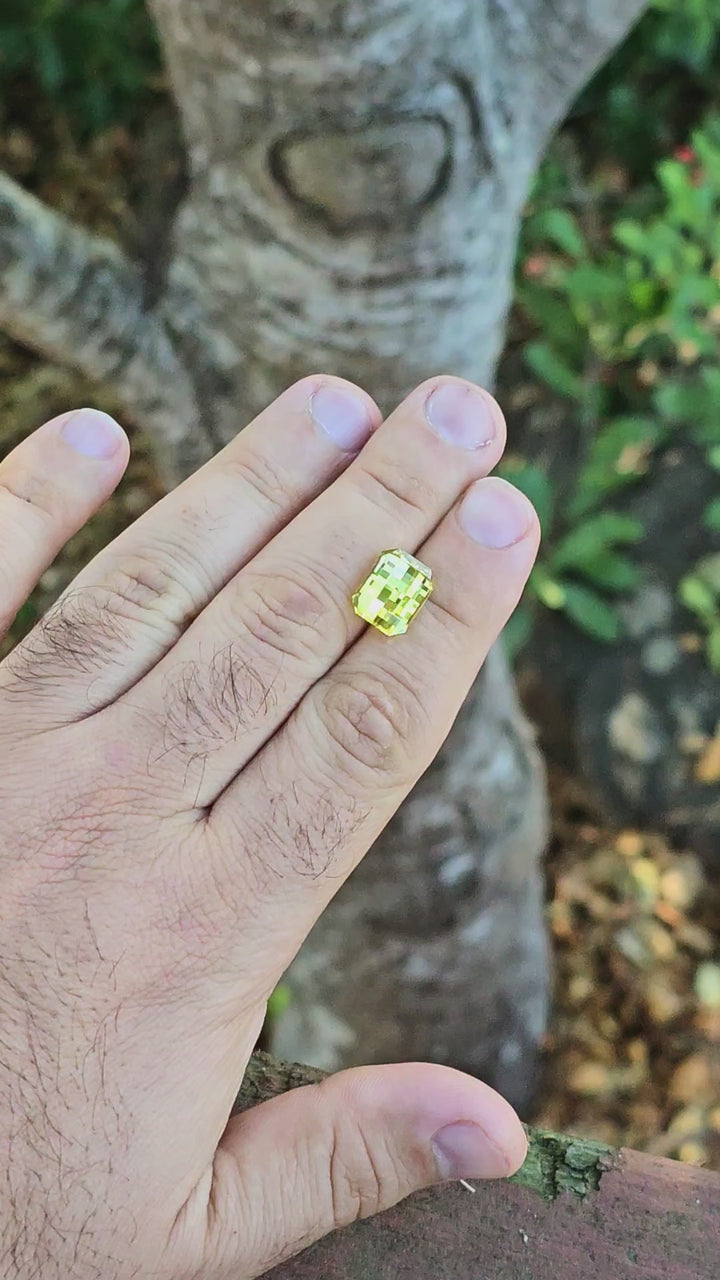 Yellow Lab Sapphire, Pixel Rectangle Cut, 7.98 Carats