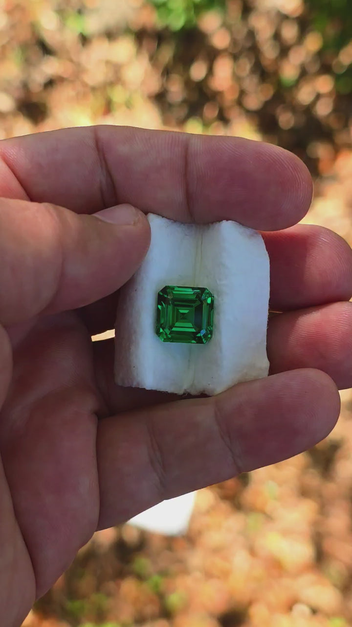 Green CTH YAG, Asscher Cut, 10.55 Carats