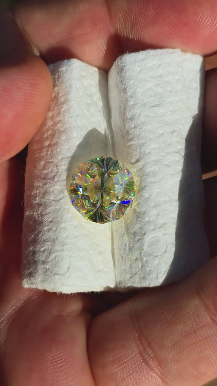 White Rutile 🌈🍭🦄, Gnome's Geode Cut, 7.00 Carats