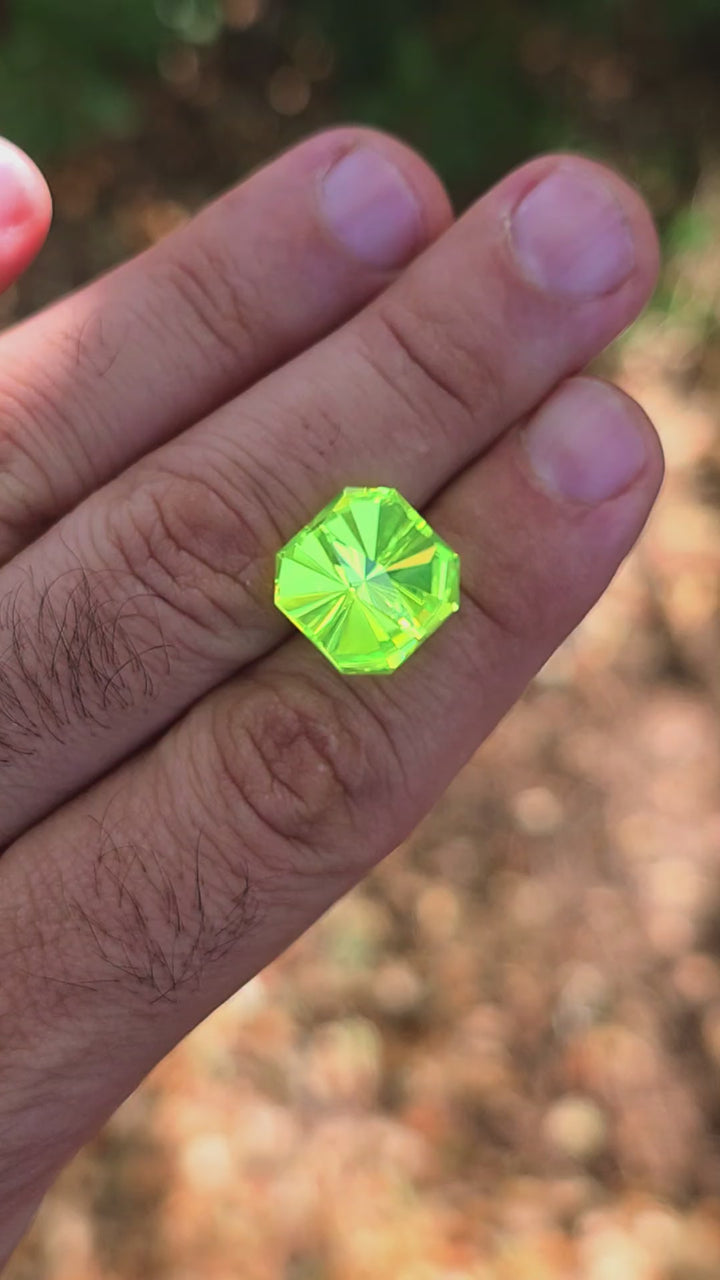 Green LuAG, Tessellation Cut, 25.17 Carats