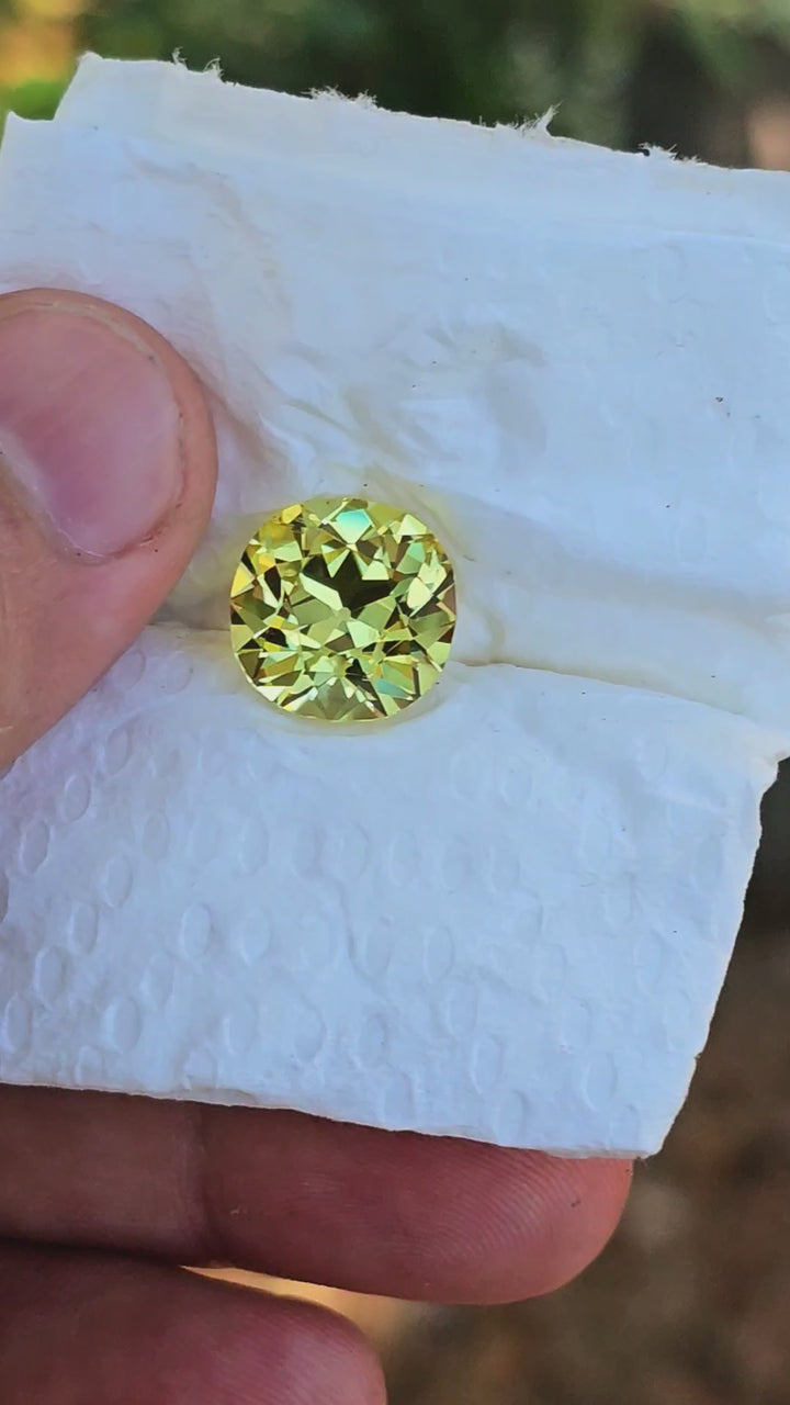 Yellow Lab Sapphire, Antique Cushion Cut, 10.2 Carats