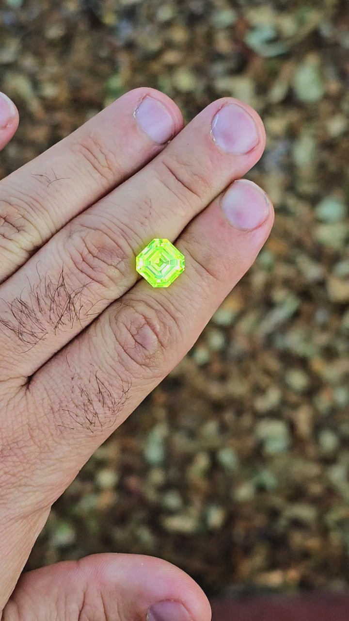 Green LuAG, Asscher Cut, 11.19 Carats