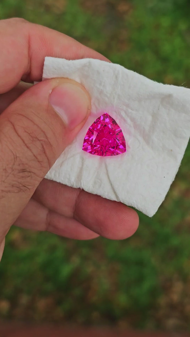Pink Lab Sapphire, Trillian Internal Reflections Cut, 12.69 Carats