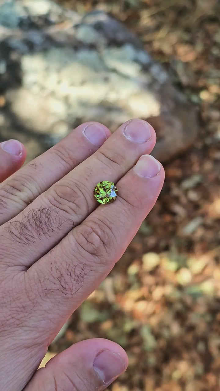 Green and Red Christmas Garnet, Traditional Round Brilliant Cut, 5.14 Carats