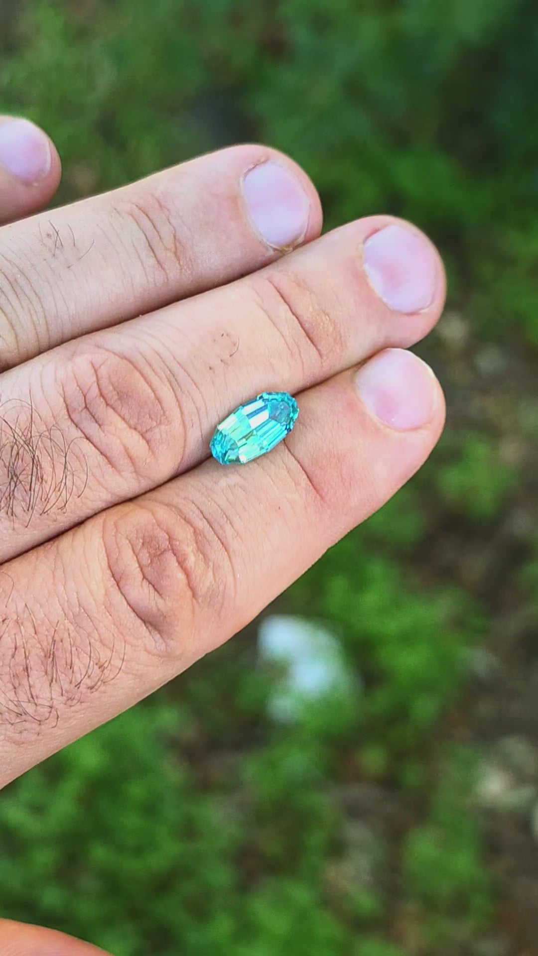 Bright Cobalt Teal Lab Sapphire, Long Step Oval Cut, 2.90 Carats