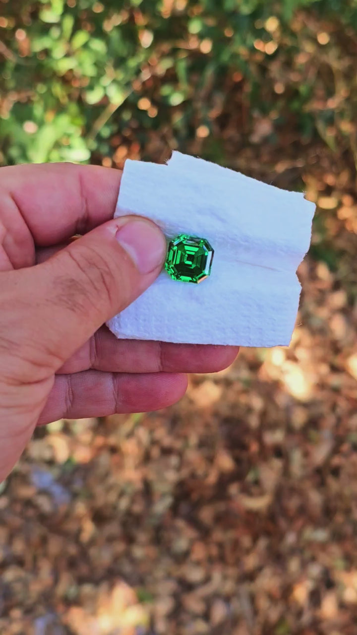 Green CTH YAG, Asscher Cut, 17.5 Carats