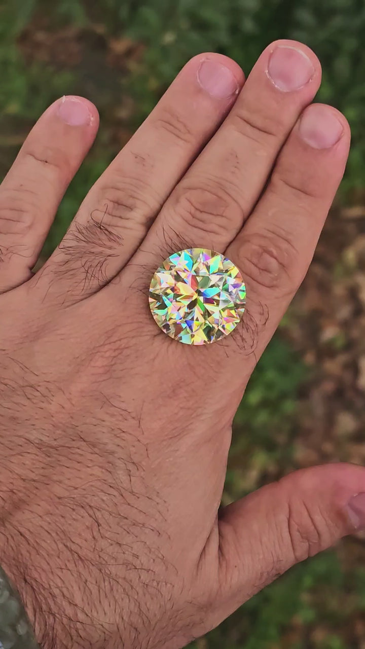 White Rutile 🌈🍭🦄, Modern Round Brilliant Cut, 67.55 Carats