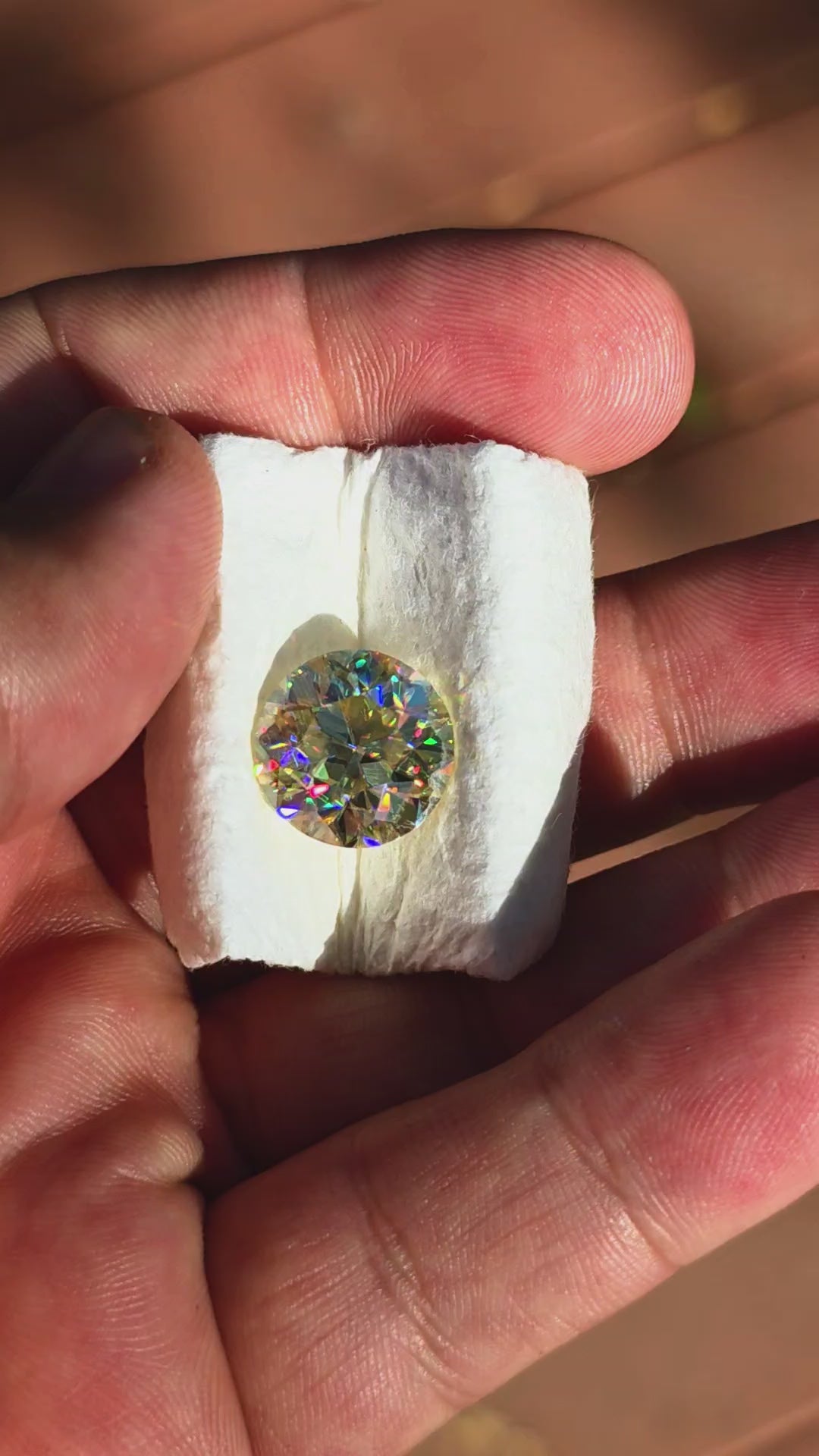 White Rutile 🌈🍭🦄, Traditional Round Brilliant Cut, 10.50 Carats