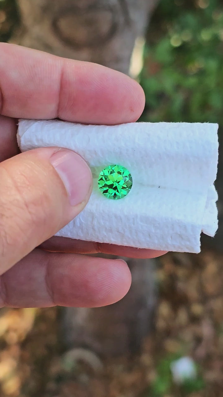 Vivid Green Vanadium YAG, Traditional Round Brilliant Cut, 4.95 Carats