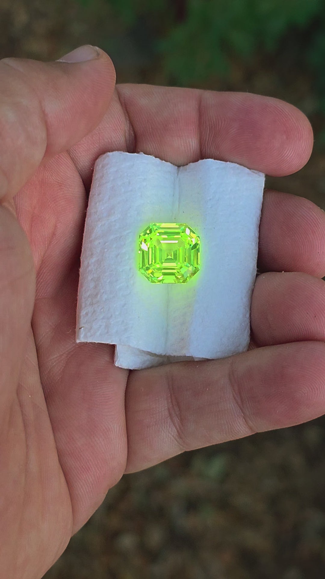 Green LuAG, Asscher Cut, 21.62 Carats