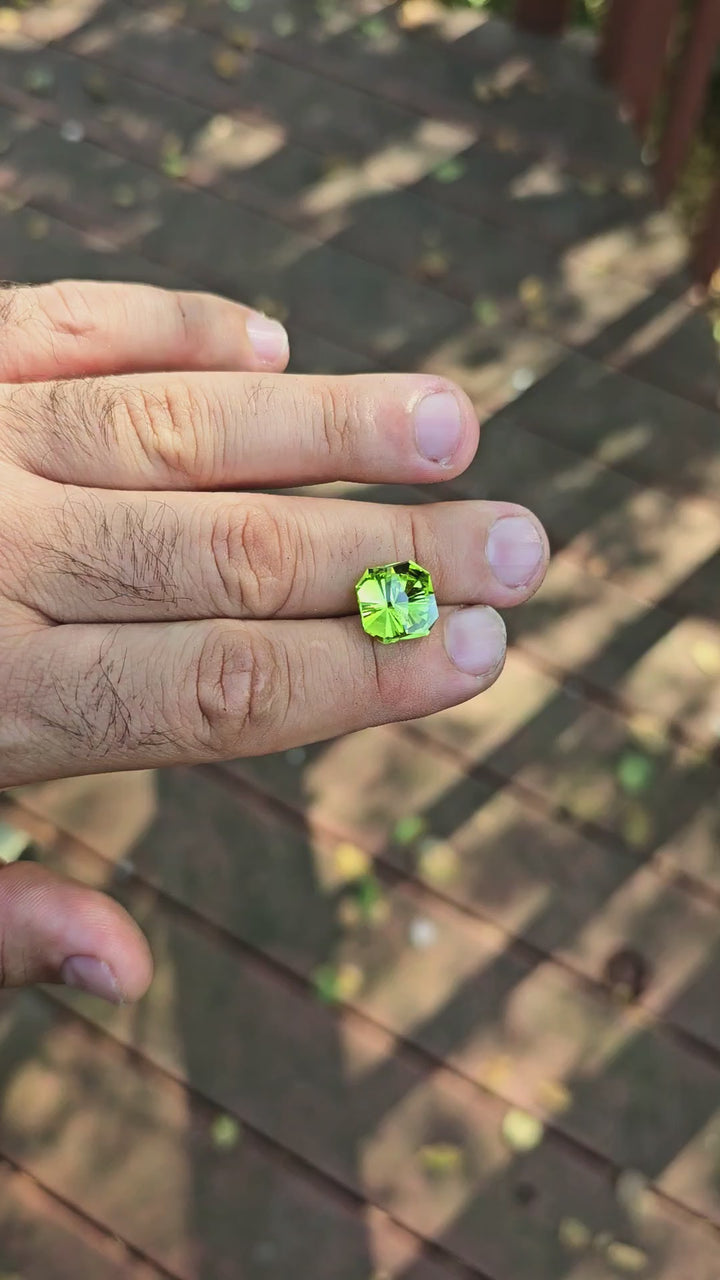 Peridot Green Colored Lab Sapphire, Tessellation Cut, 10 Carats