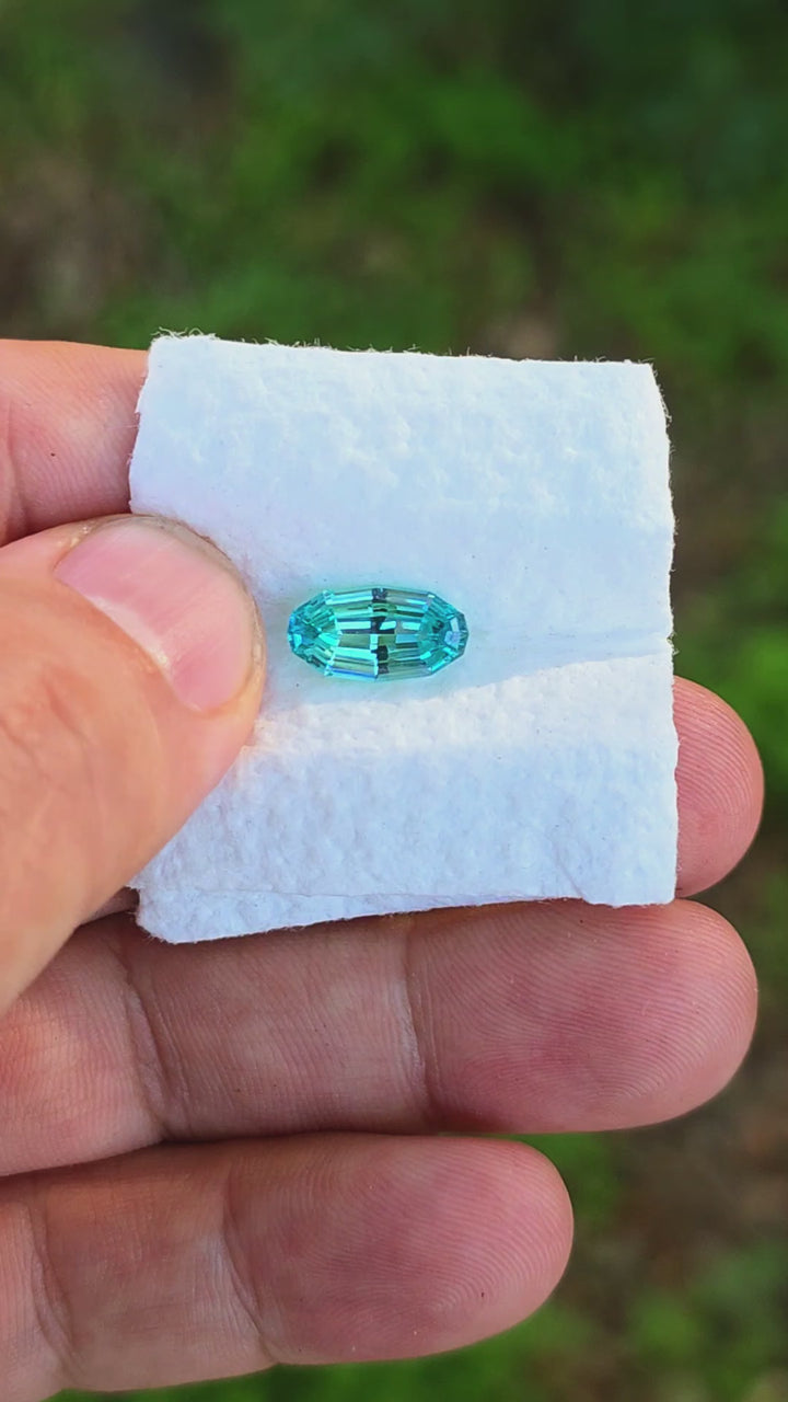 Bright Cobalt Teal Lab Sapphire, Long Step Oval Cut, 2.90 Carats