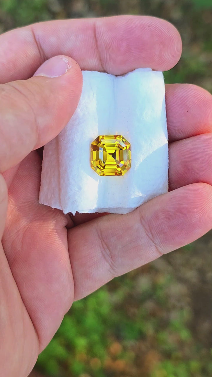 Golden Yellow Lab Sapphire, Asscher Cut, 10.27 Carats