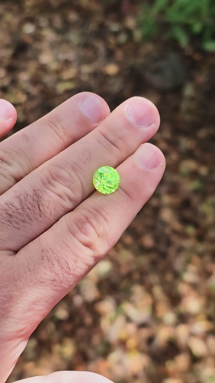 Green LuAG, Traditional Round Brilliant Cut, 9.04 Carats