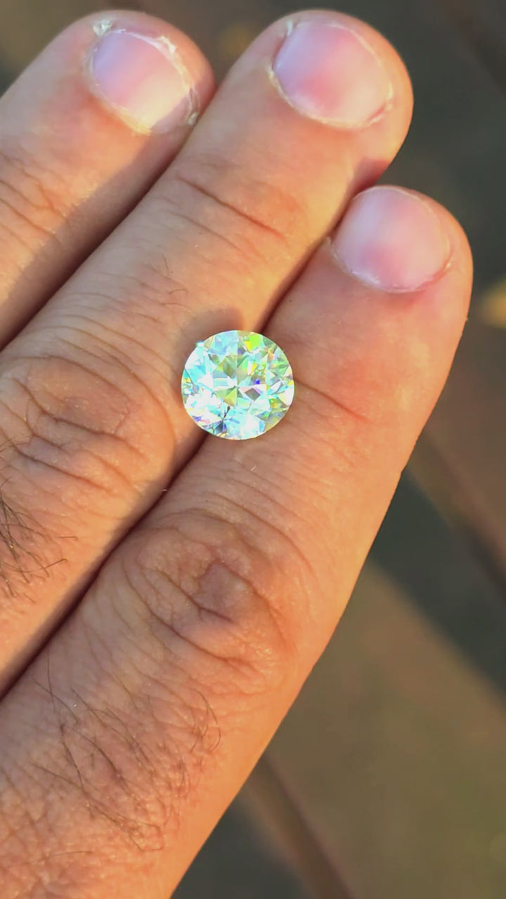 White Rutile 🌈🍭🦄, Traditional Round Brilliant Cut, 5.40 Carats