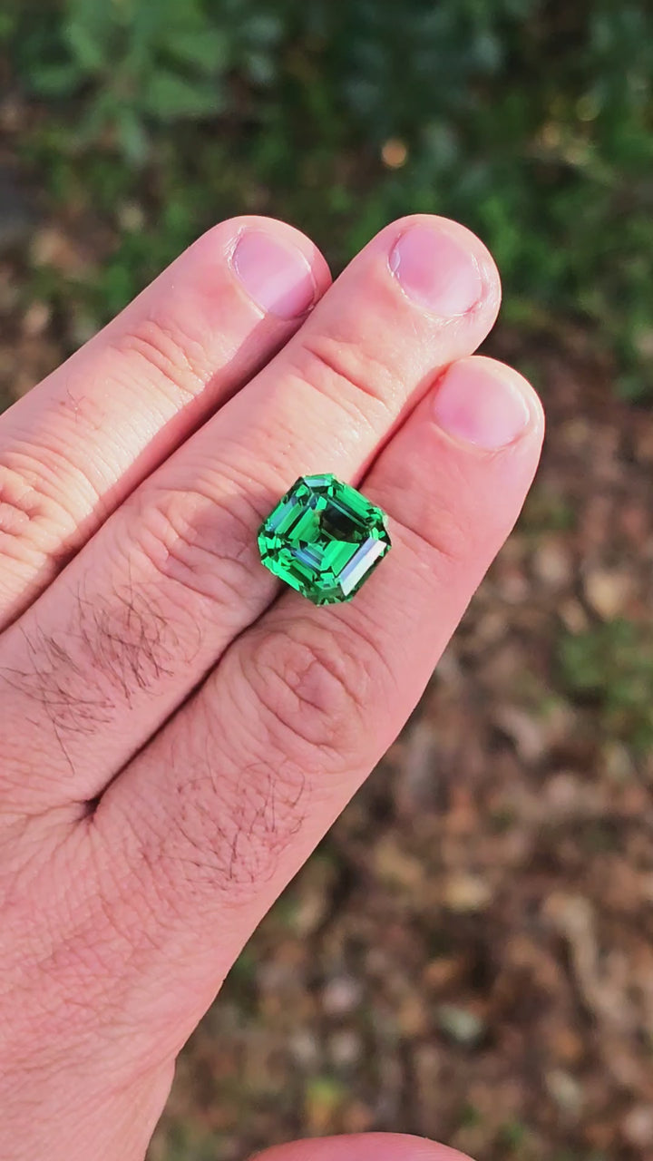 Green CTH YAG, Asscher Cut, 17.72 Carats