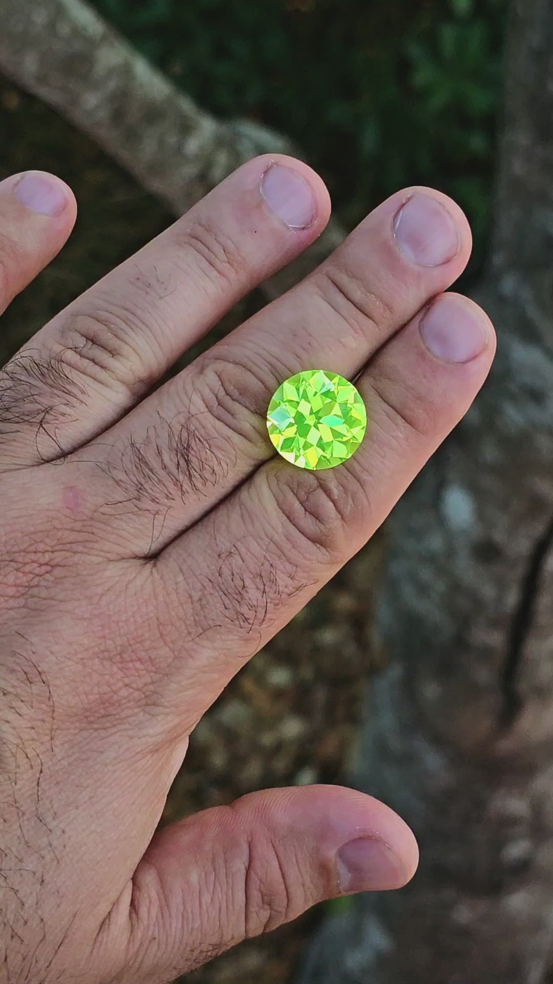 Green LuAG, Traditional Round Brilliant Cut, 33.31 Carats