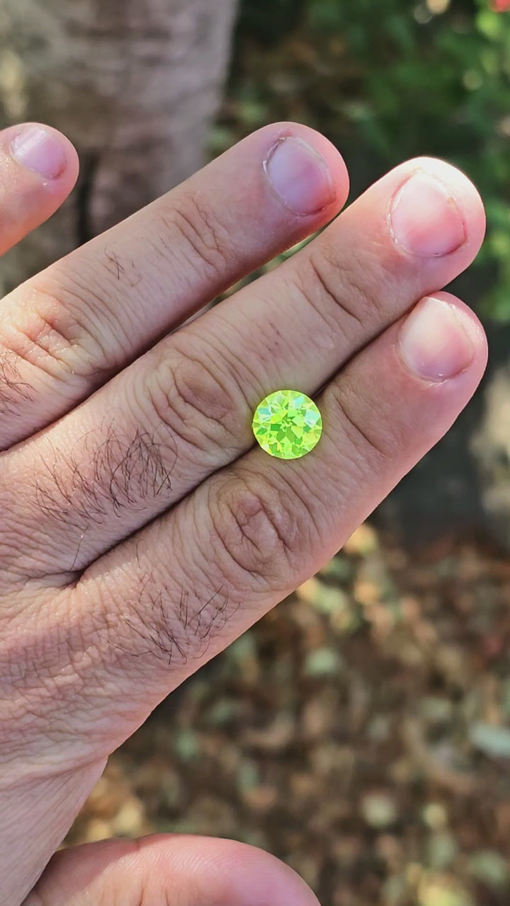 Green LuAG, Traditional Round Brilliant Cut, 7.79 Carats