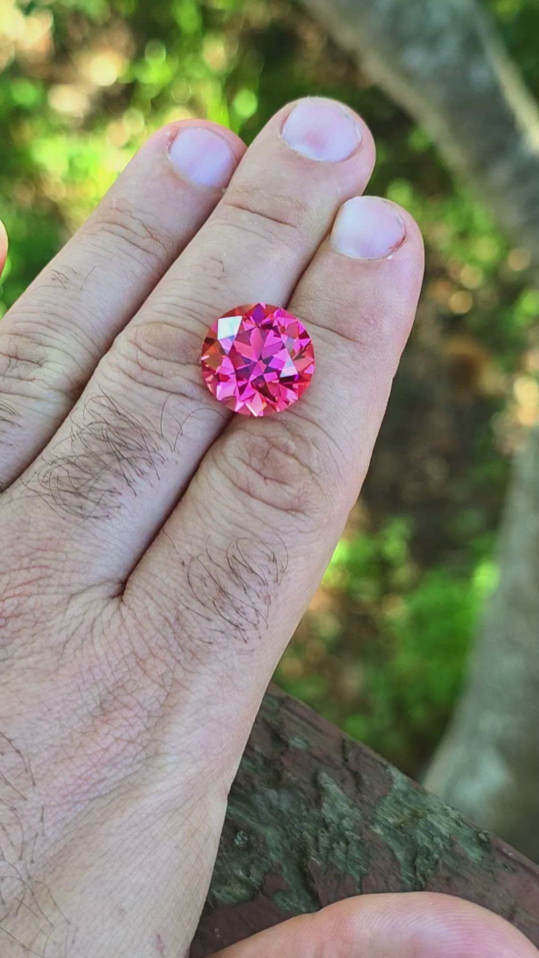 Czochralski Titanium Pink Sapphire, Traditional Round Brilliant Cut, 18.81 Carats
