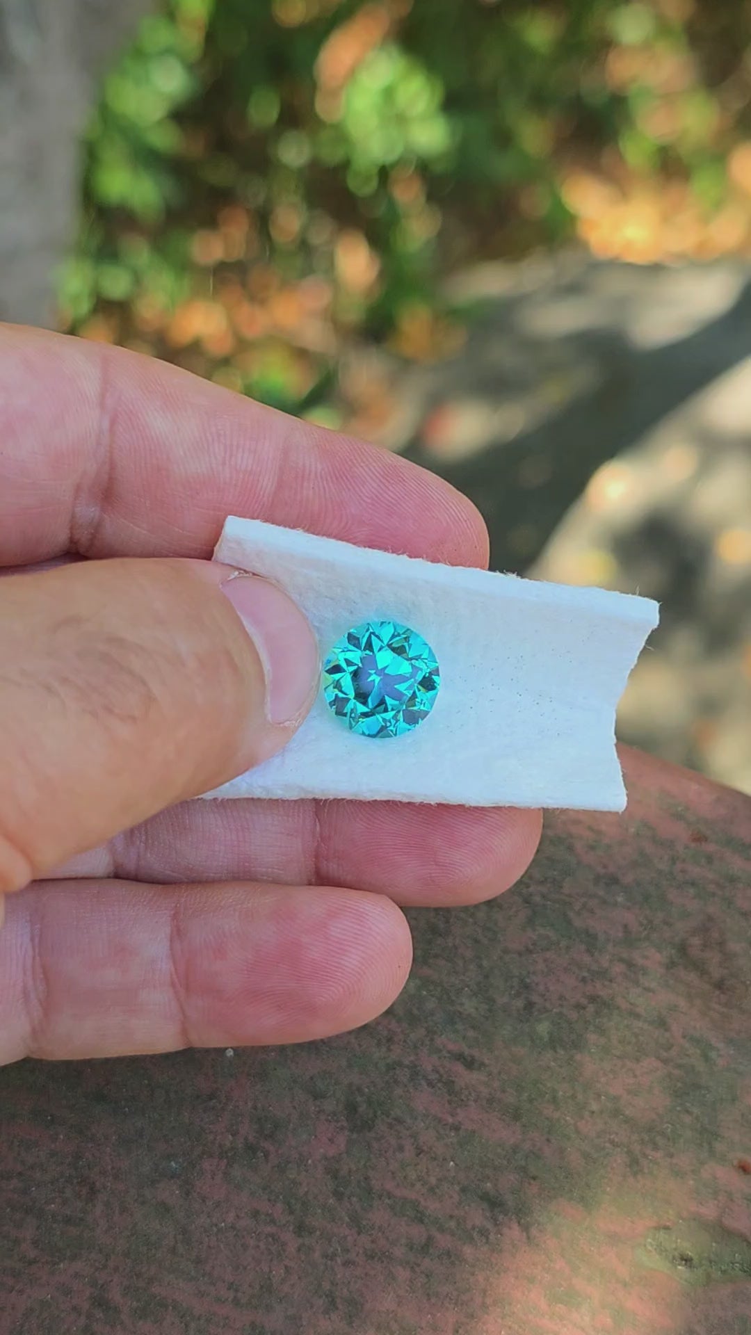 Bright Cobalt Teal Lab Sapphire, Traditional Round Brilliant Cut, 8.90 Carats