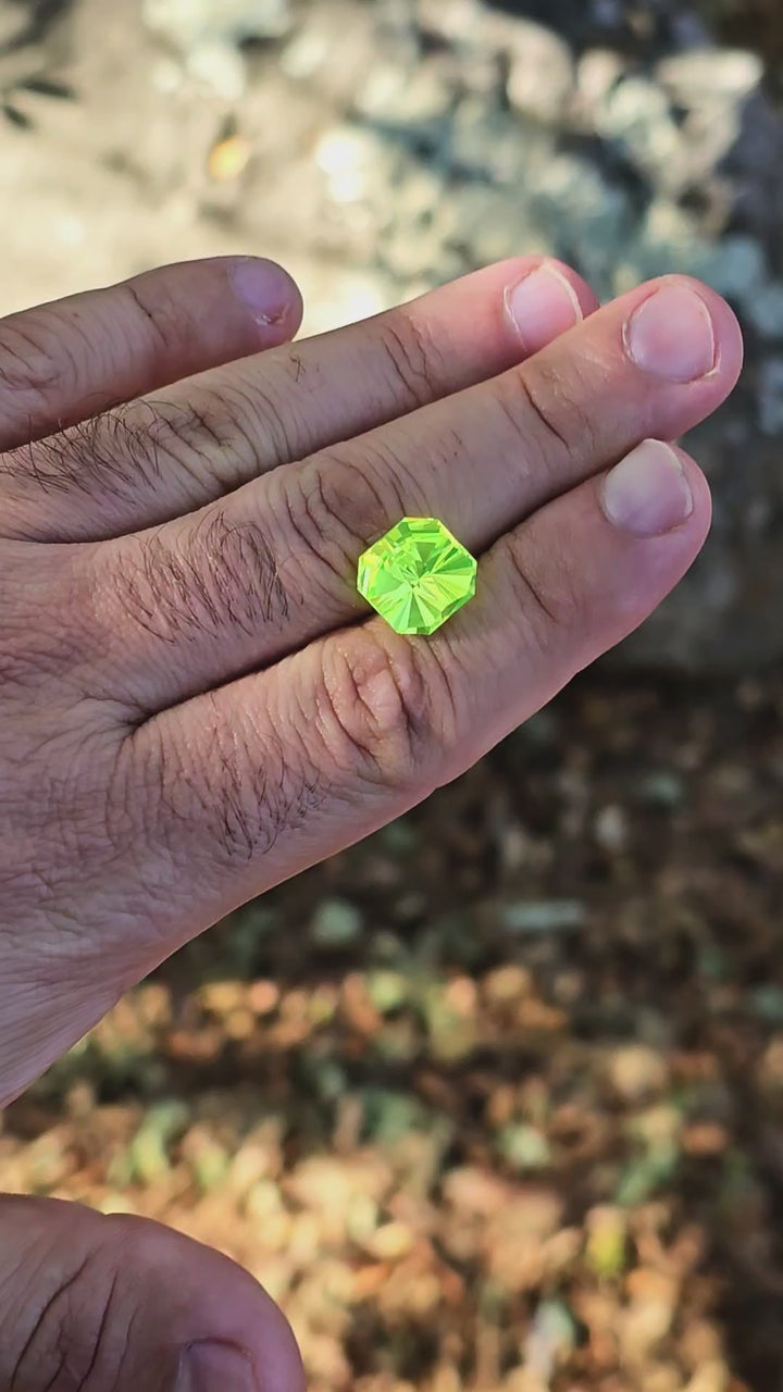 Green LuAG, Tessellation Cut, 16.40 Carats