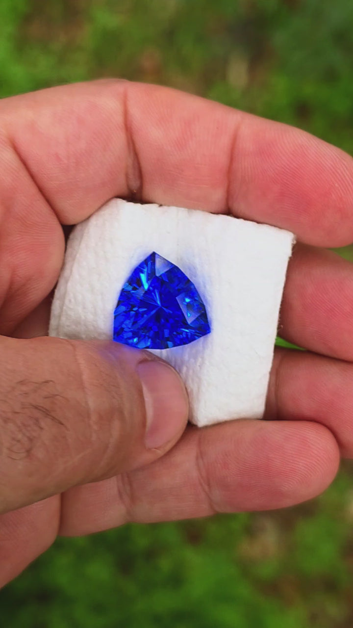 Czochralski Cobalt Spinel, Trillian Internal Reflections Cut, 15.26 Carats