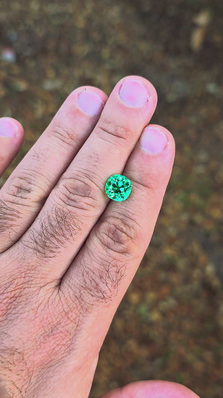 Djeva Green Lab Sapphire, Antique Cushion Cut, 4.72 Carats