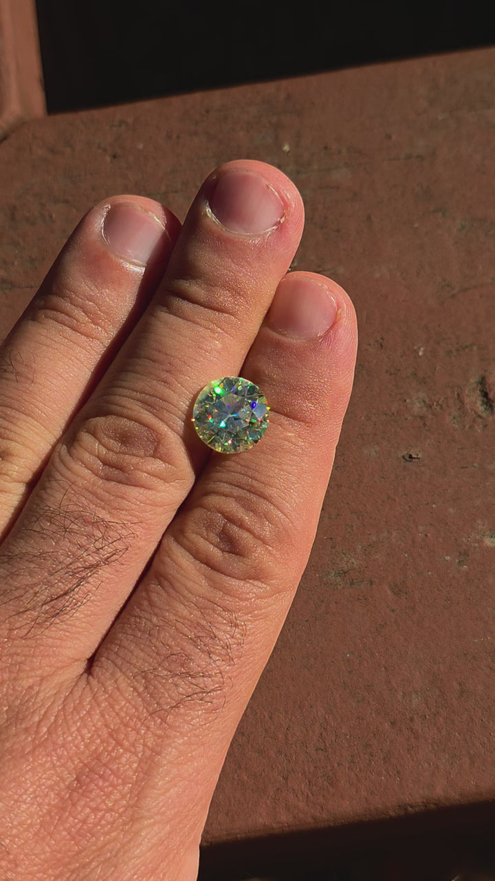 White Rutile 🌈🍭🦄, Traditional Round Brilliant Cut, 7.20 Carats