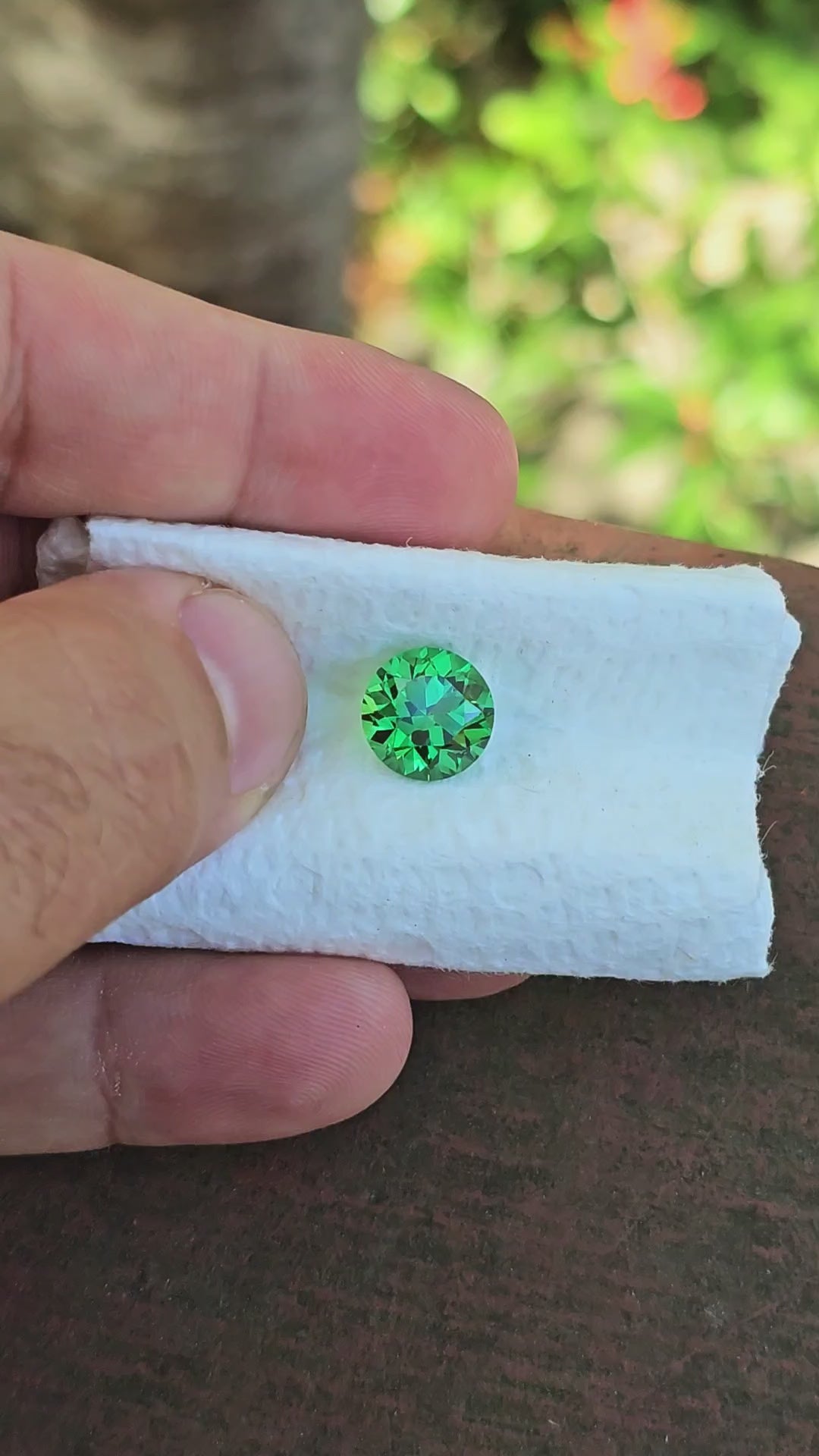 Green CTH YAG, Traditional Round Brilliant Cut, 6.36 Carats