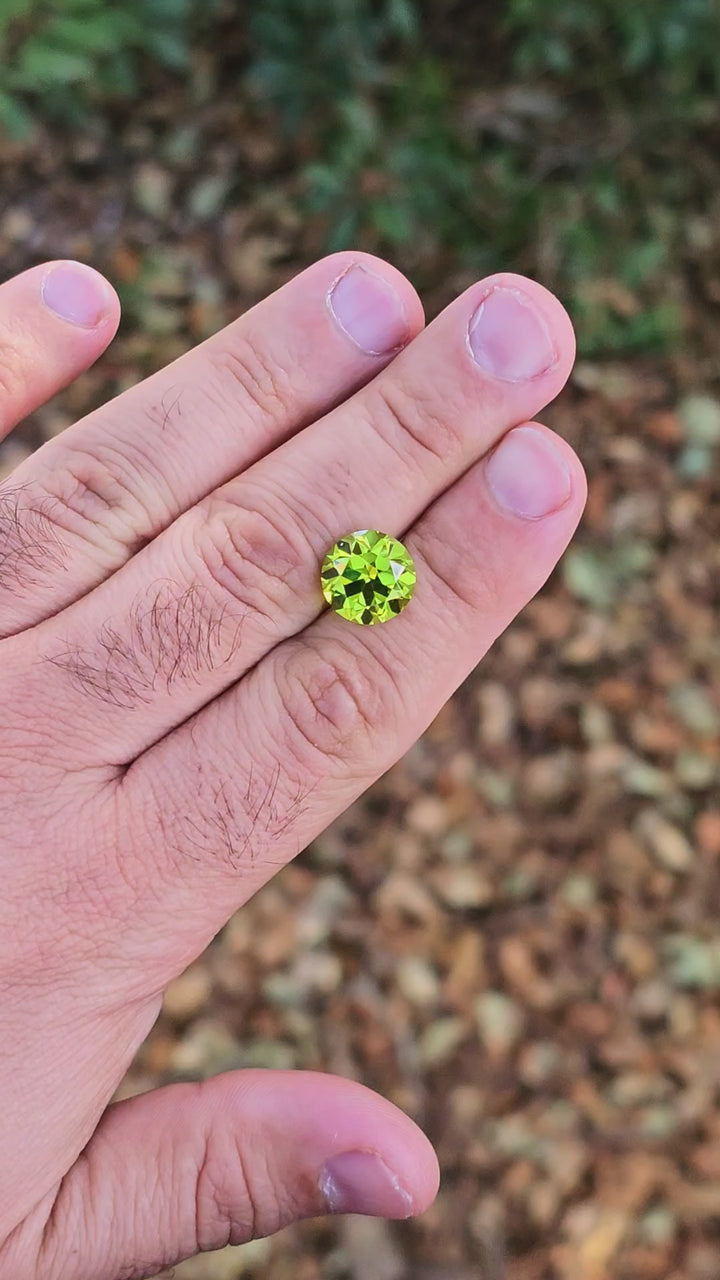 Peridot Green Colored Lab Sapphire, Traditional Round Brilliant Cut, 8.44 Carats