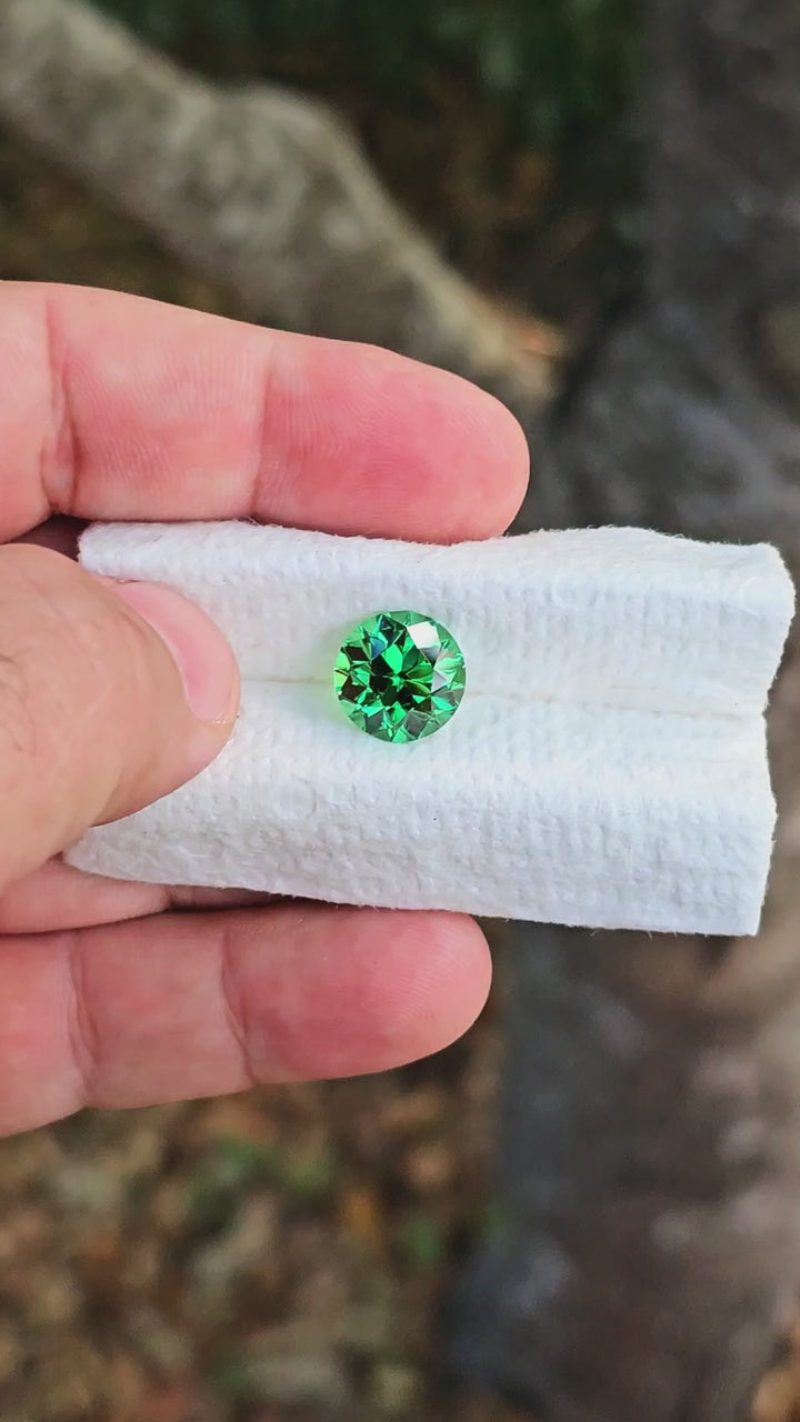 Green CTH YAG, Traditional Round Brilliant Cut, 8.38 Carats