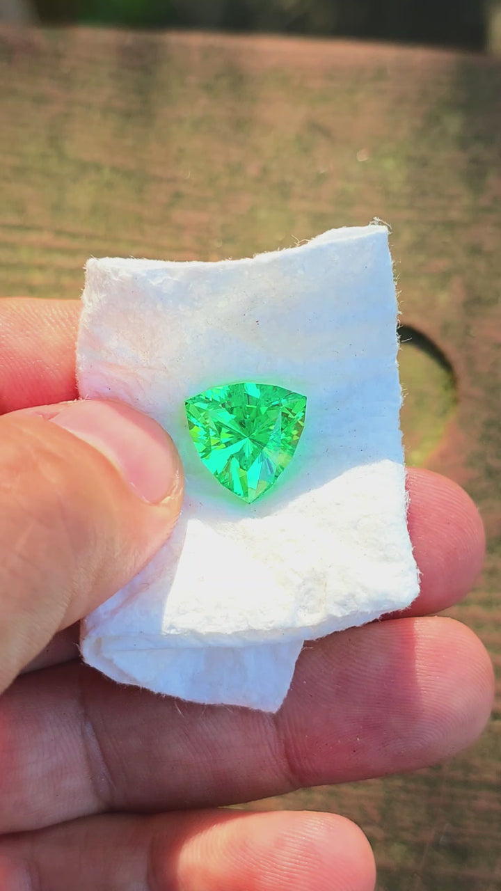 Djeva Green Lab Sapphire, Trillian Internal Reflections Cut, 8.27 Carats
