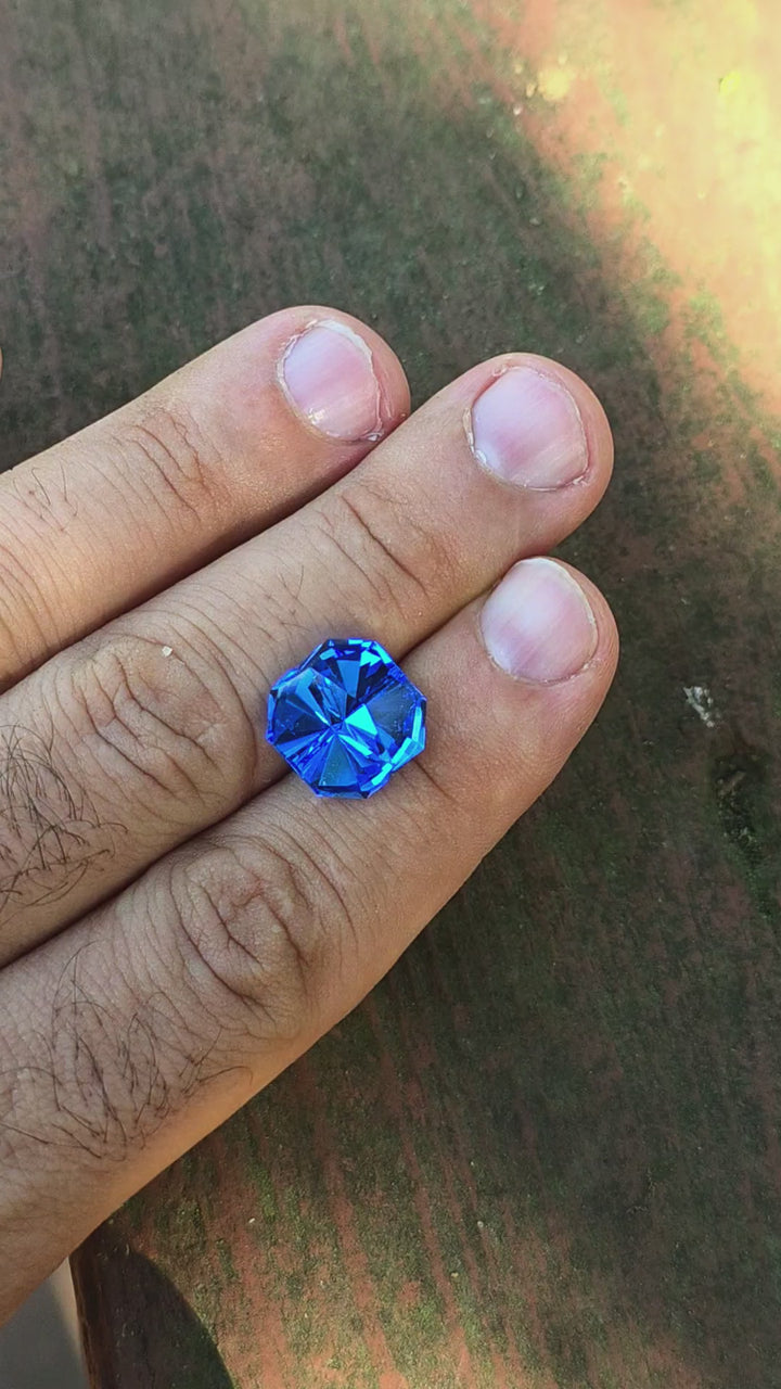 Czochralski Cobalt Spinel, Tessellation Cut, 11.07 Carats