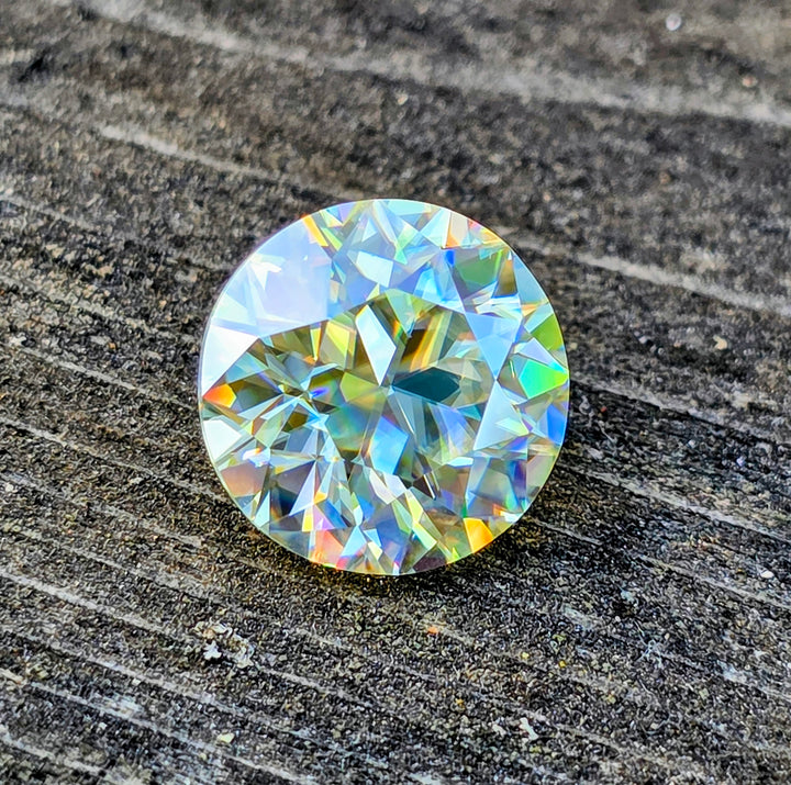 White Rutile 🌈🍭🦄, Traditional Round Brilliant Cut, 6.80 Carats