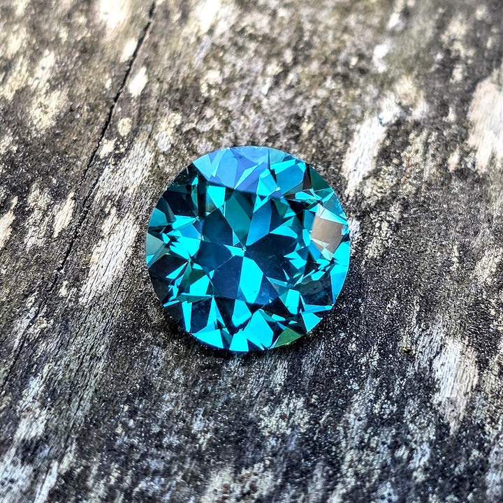 Bright Cobalt Teal Lab Sapphire, Traditional Round Brilliant Cut, 8.90 Carats