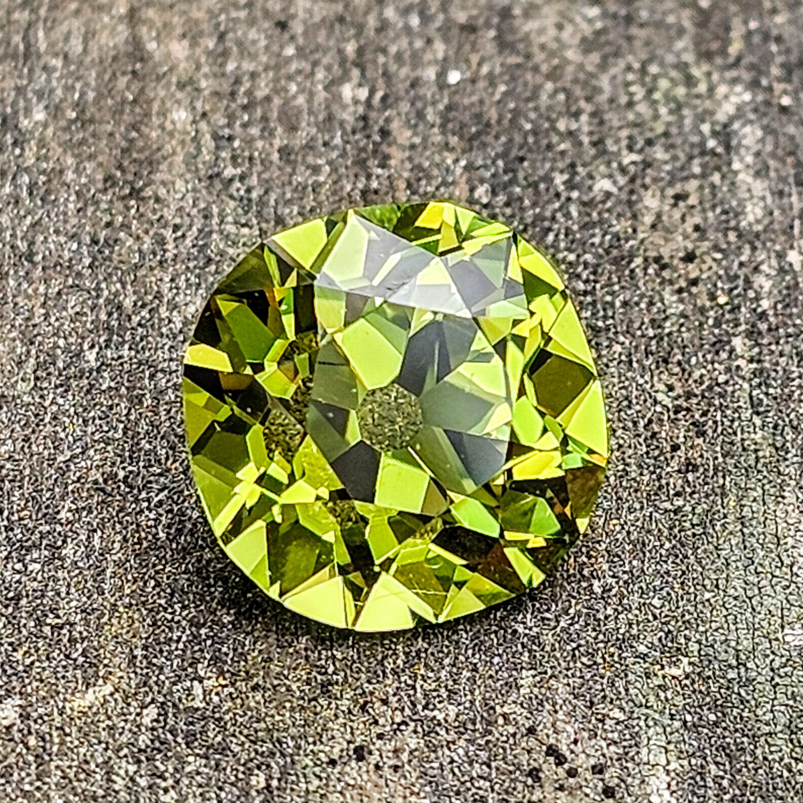 ディヴァージュ　上下セット、緑&赤 green-beryl-lab-emerald-djeva.