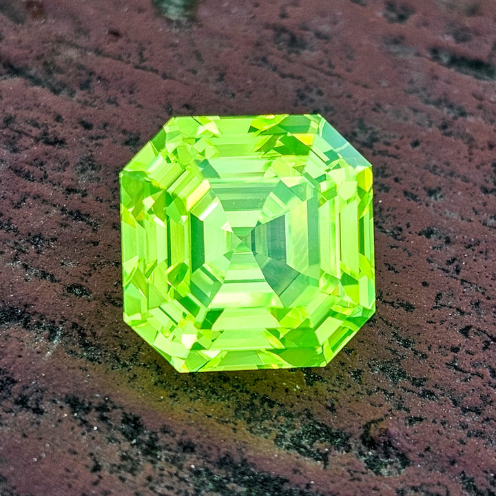 Green LuAG, Asscher Cut, 18.56 Carats