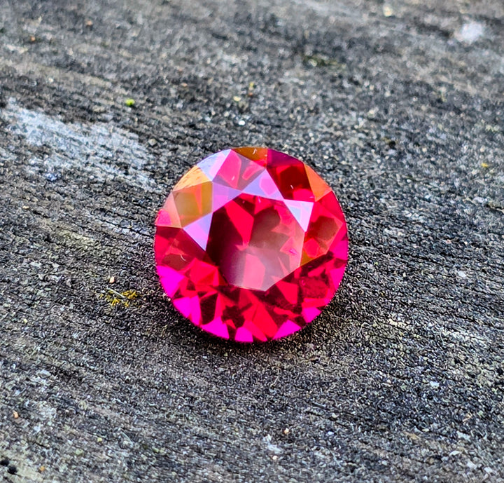 Pigeon Blood Lab Spinel, Traditional Round Brilliant Cut, 5.42 Carats